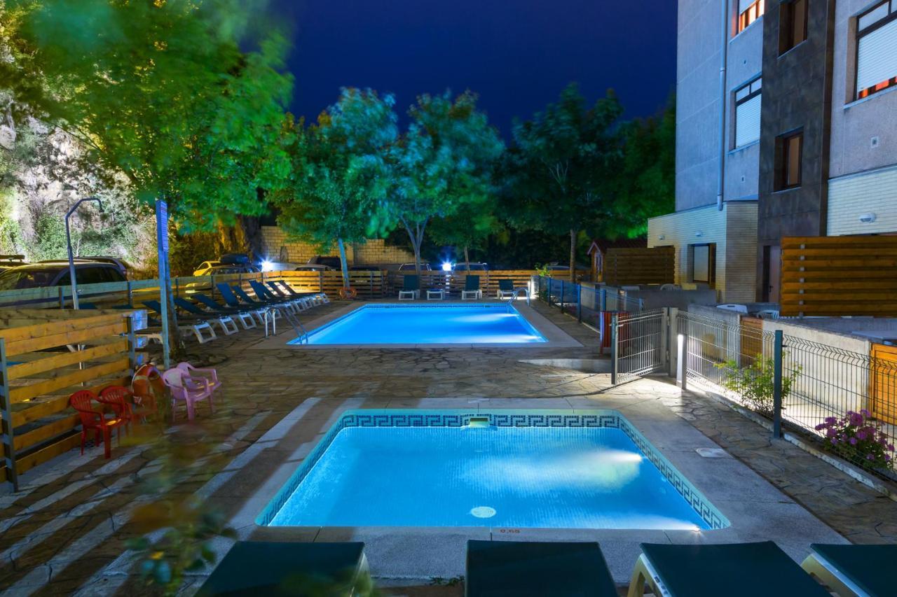 Apartamentos Los Arces Isla Exterior photo